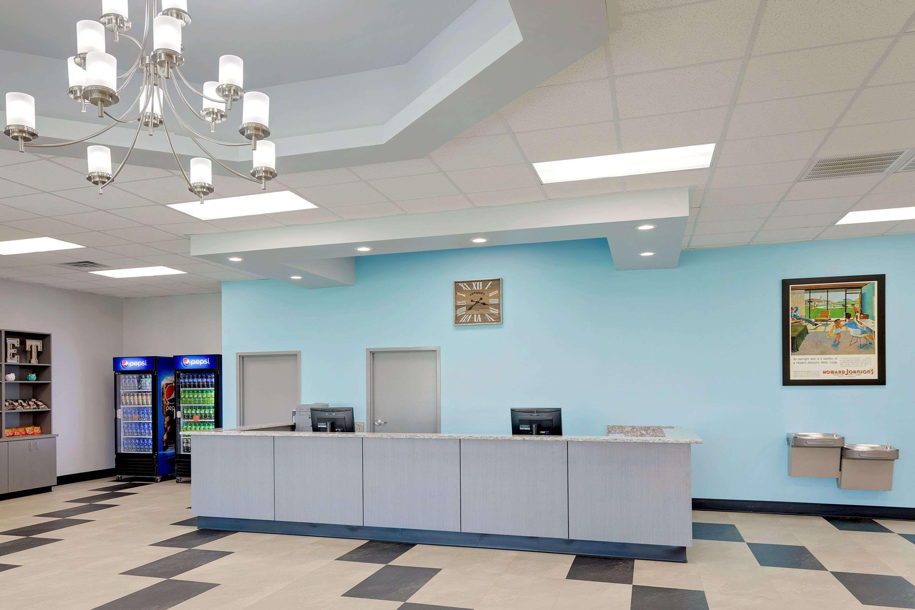Howard Johnson By Wyndham Florence Exterior photo