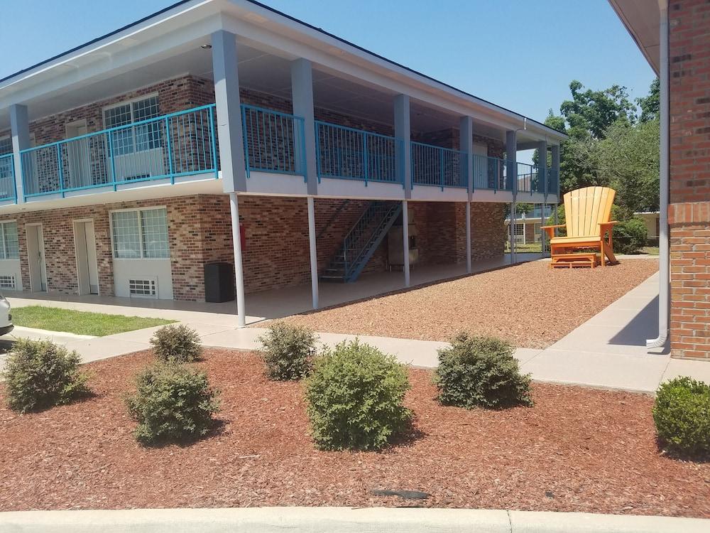 Howard Johnson By Wyndham Florence Exterior photo