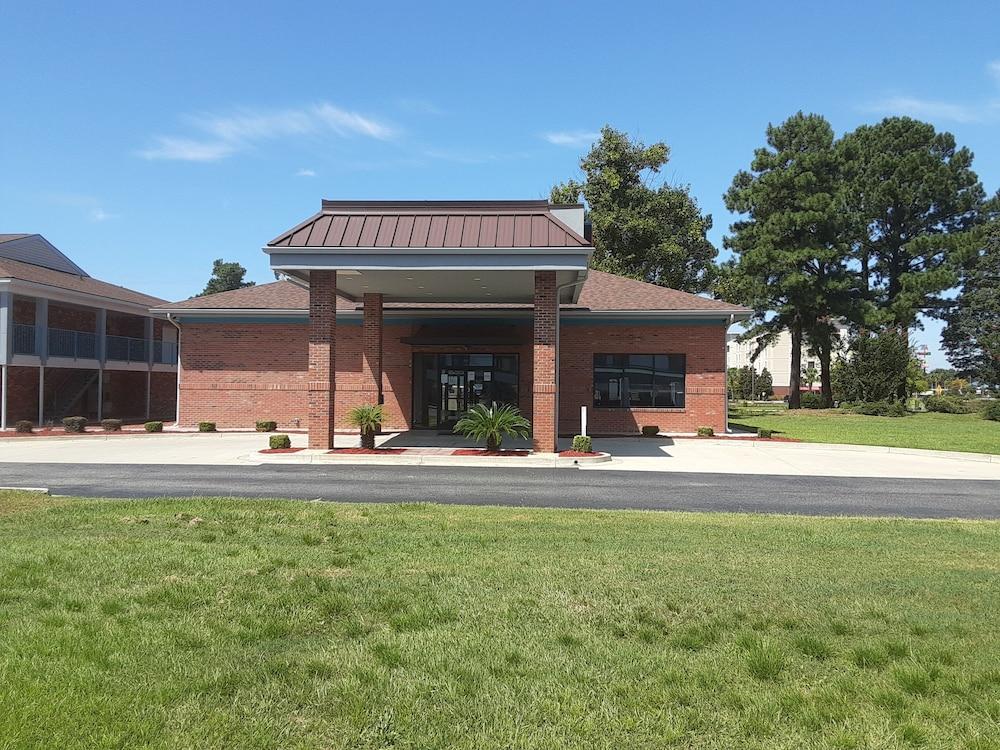 Howard Johnson By Wyndham Florence Exterior photo